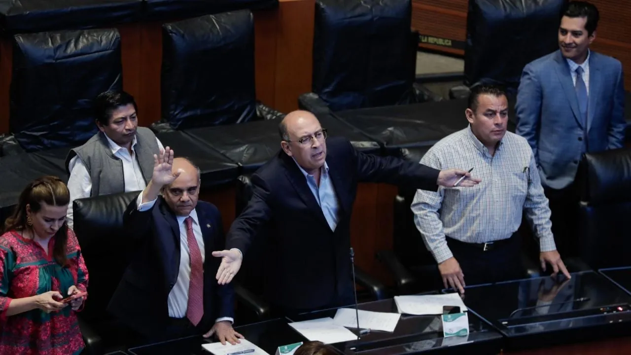 Morena y el PRI se dan agarrón por el Fobaproa