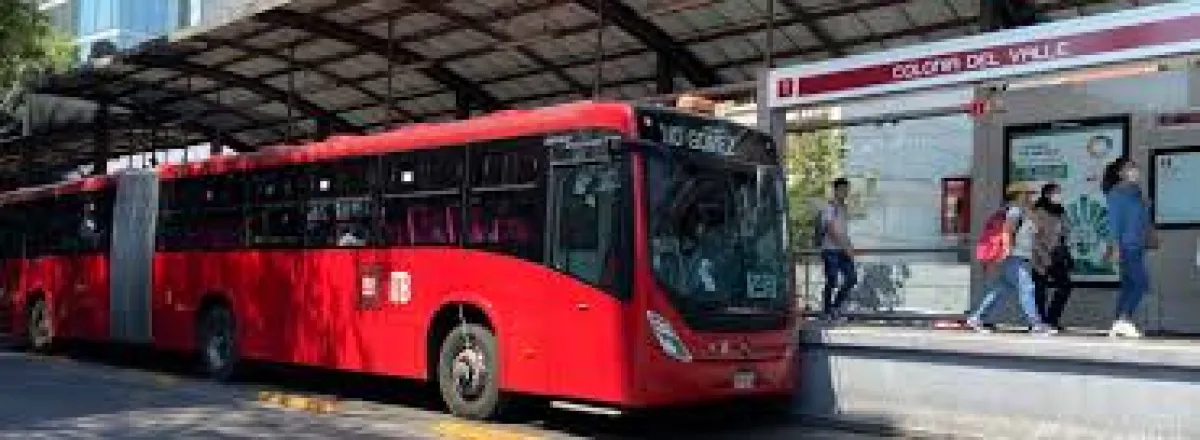 Línea 1 del Metrobús presenta marcha lenta este 16 de octubre