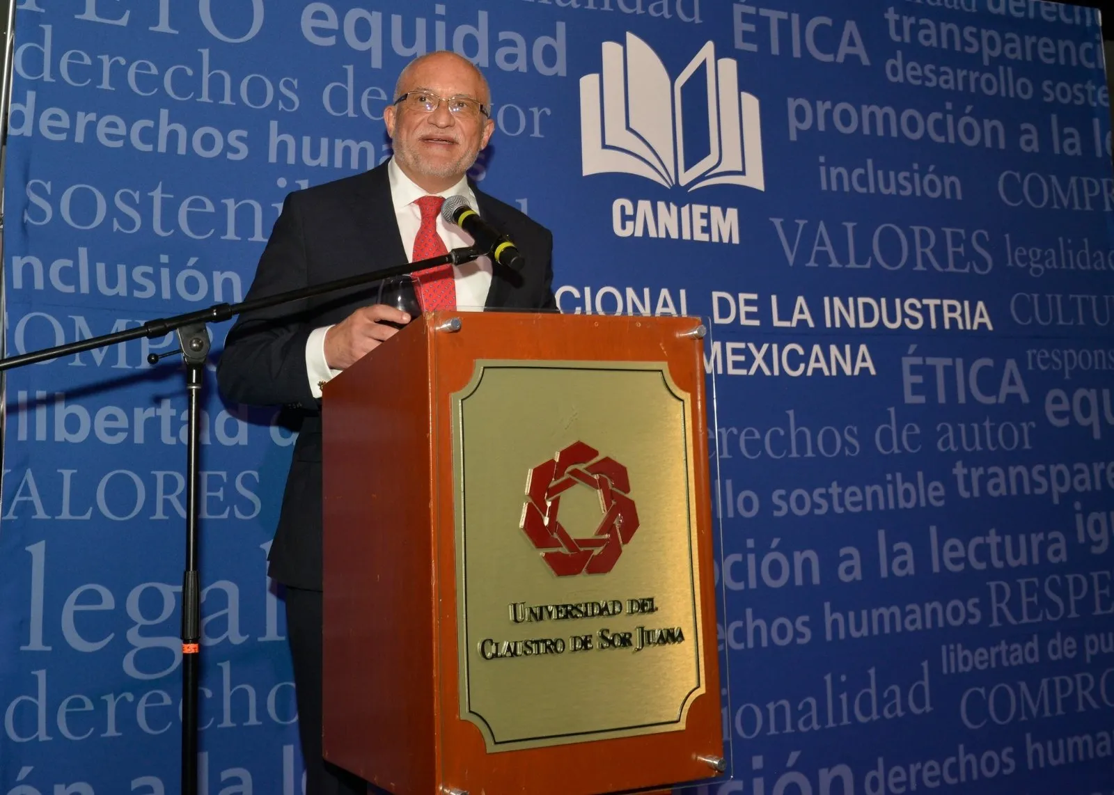 Ante aranceles la CANIEM llama a “unidad nacional” y advierte sobre afectación a industria librera