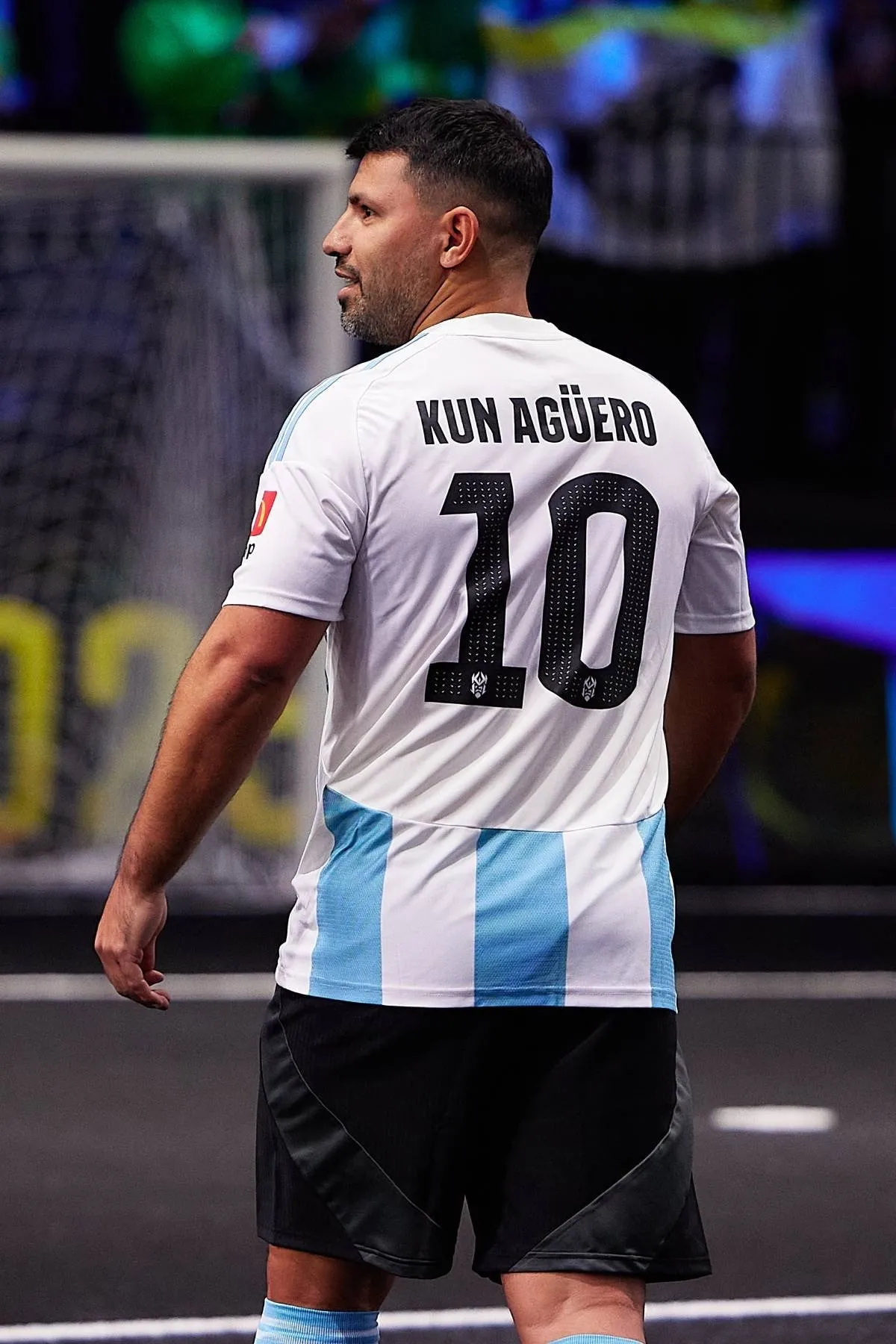 Kun Agüero llama “basura” a arbitro y lo acusa de favorecer a México