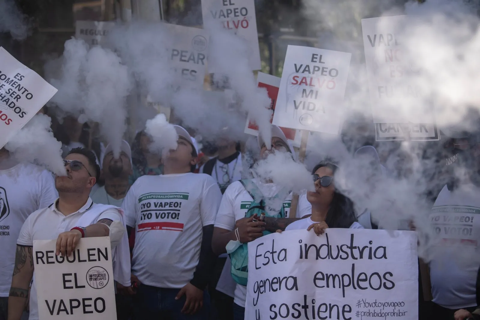Prohibición de vapeadores da impulso a mercado negro y golpe millonario contra el fisco