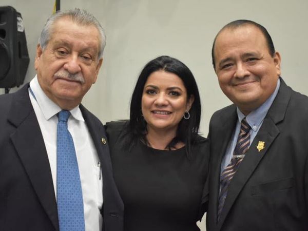 Todo queda en familia: Dos sobrinos de AMLO buscan ser diputados