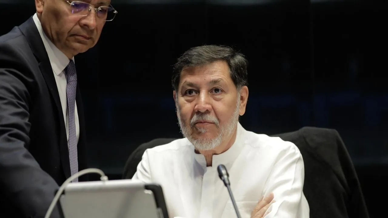 Fernández Noroña acusa a la derecha tras homicidio de colaboradores de Clara Brugada