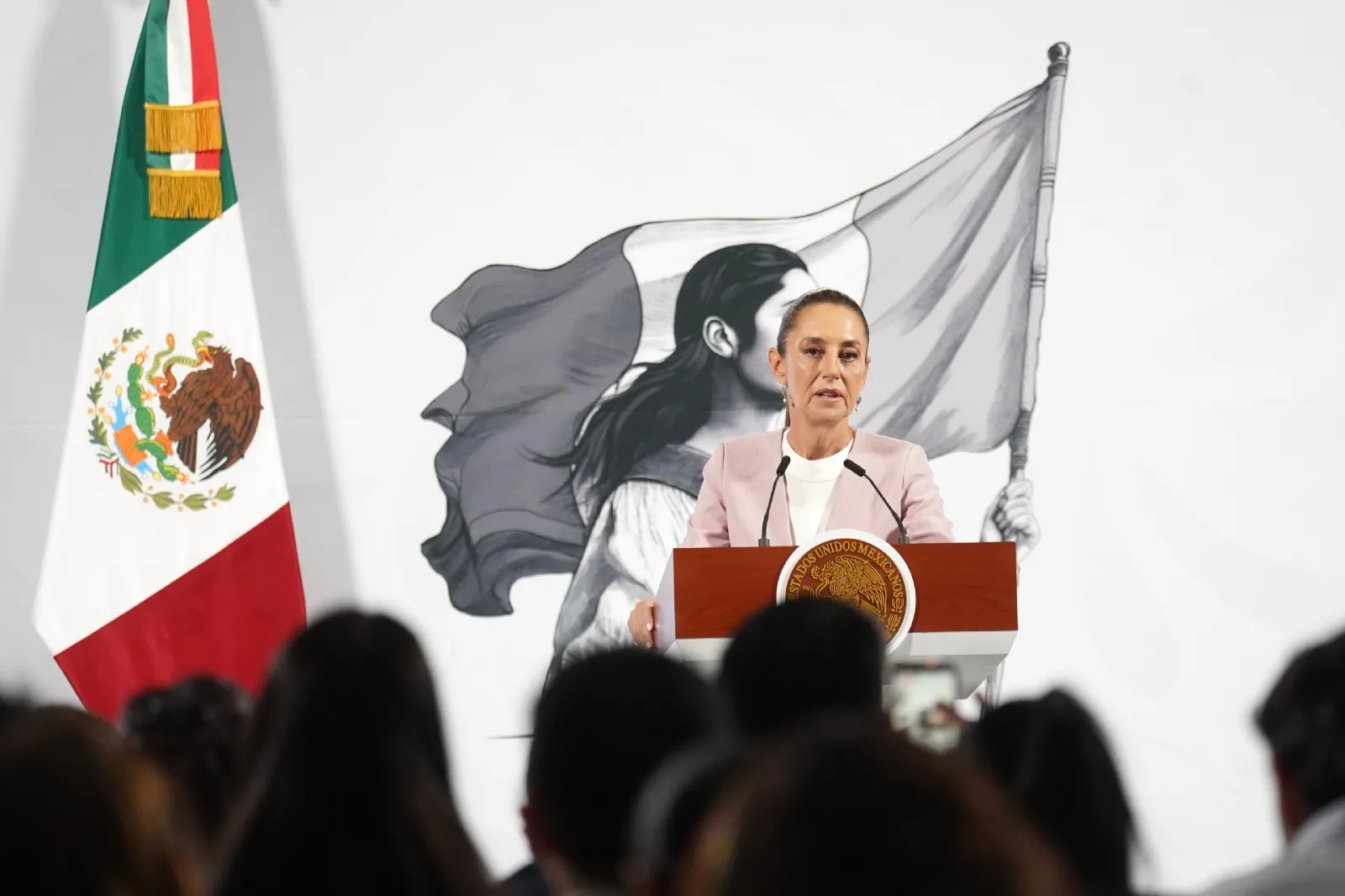 Ante polémica de Andrea Chávez, Sheinbaum llama a Morena a recordar los principios del movimiento