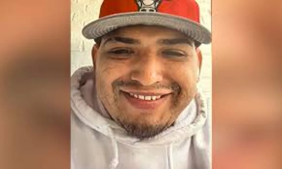 Muere migrante mexicano herido en ataque a oficina de ICE en Texas