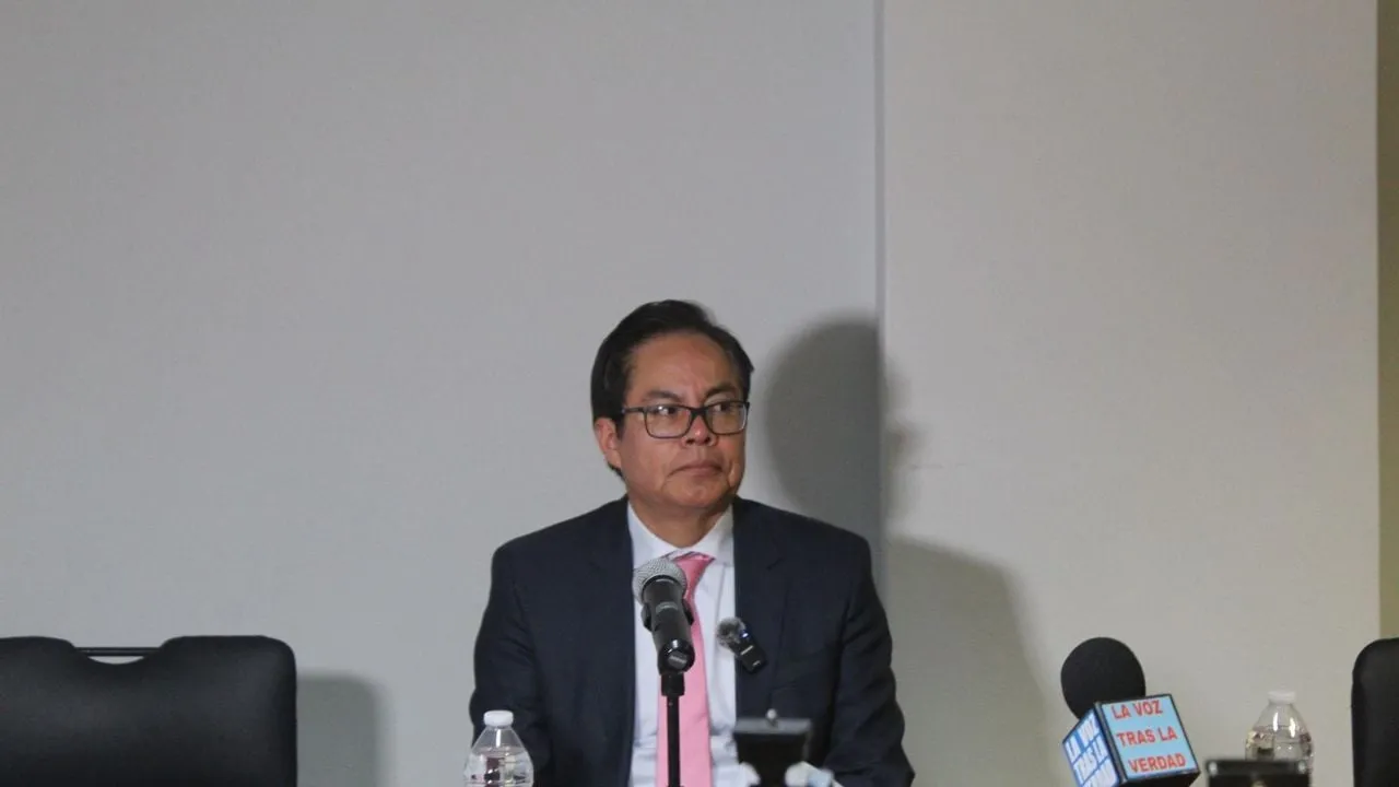 Candidato a magistrado dice que fue confundido con prófugo que se llama igual que él