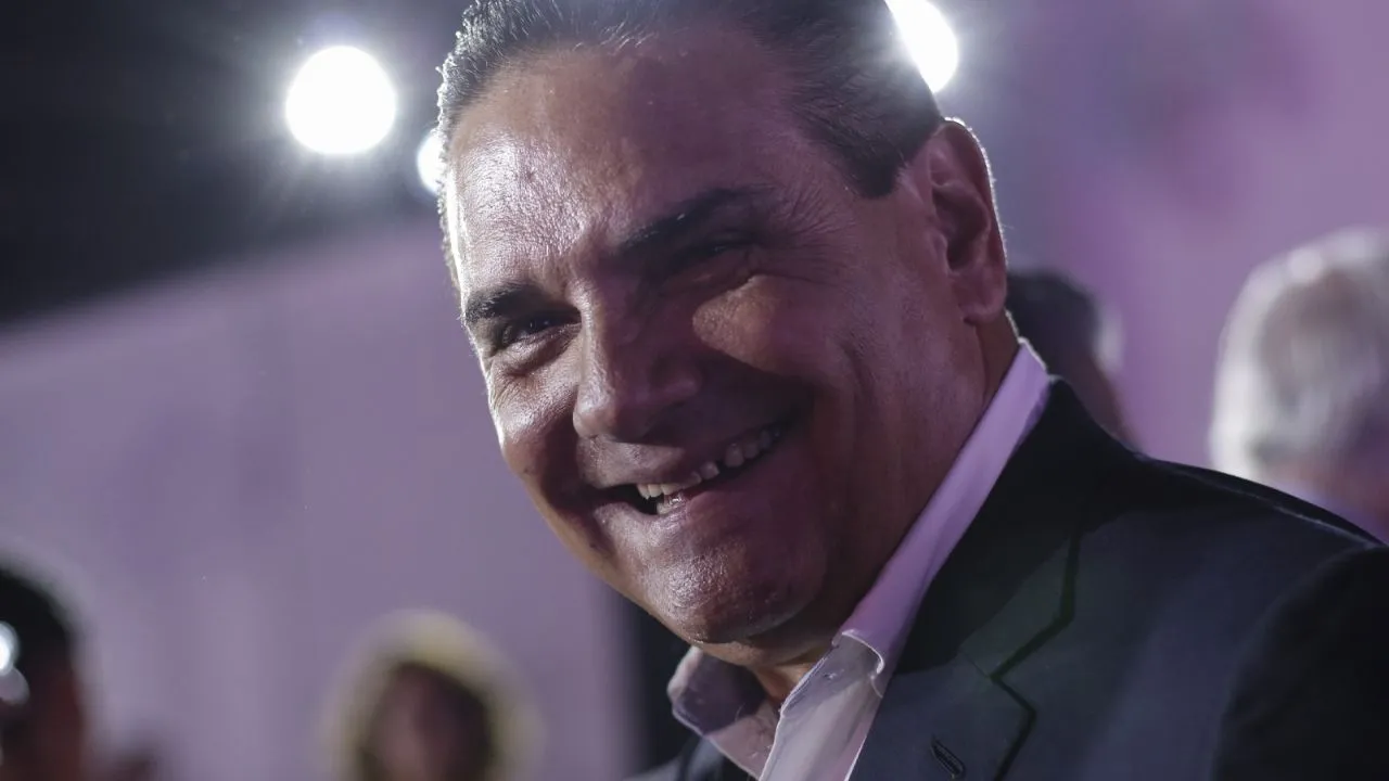 Jueza frena orden de aprehensión contra Silvano Aureoles