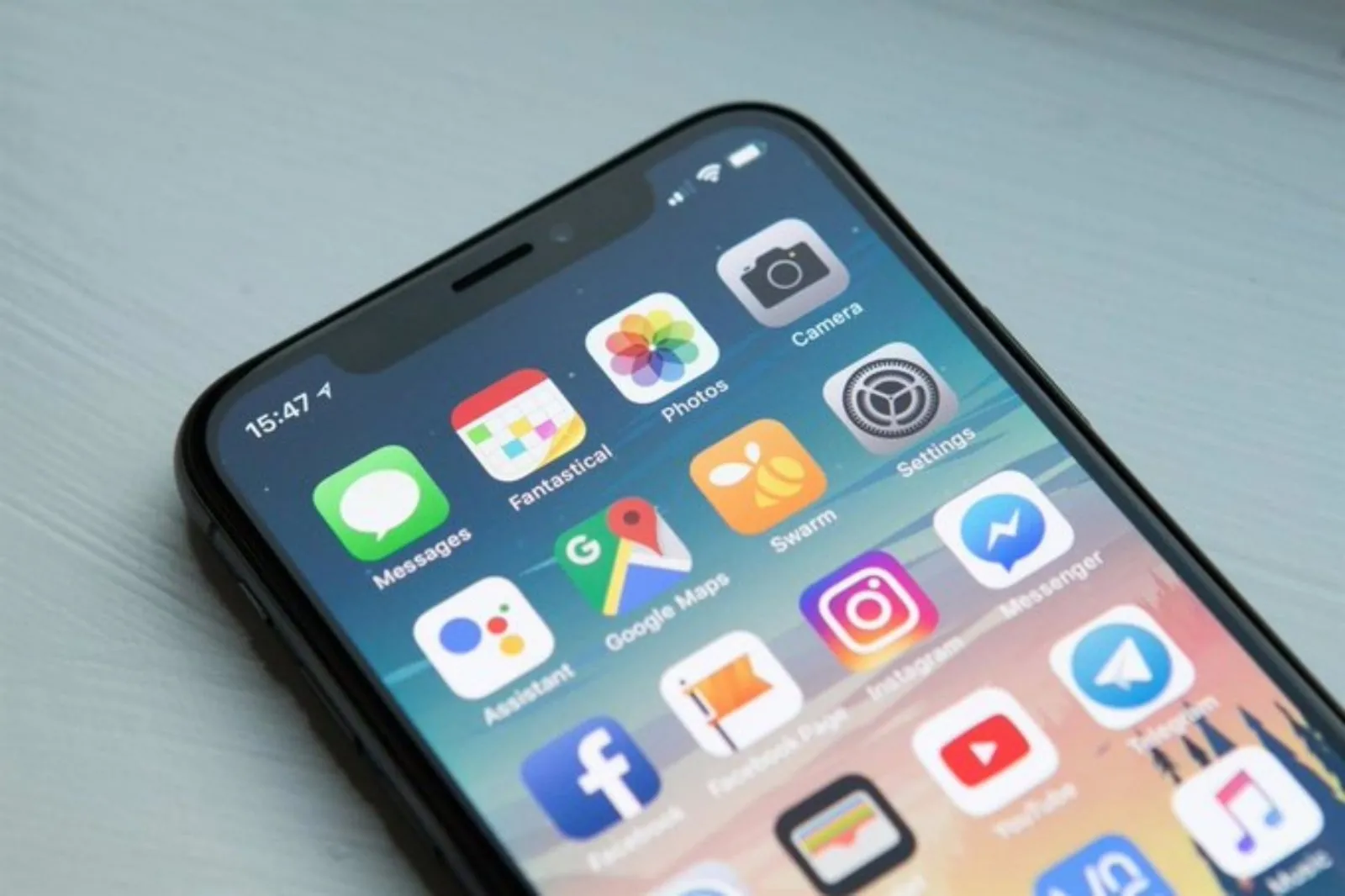 Confusión horaria: ¿Por qué algunos celulares se adelantaron una hora?