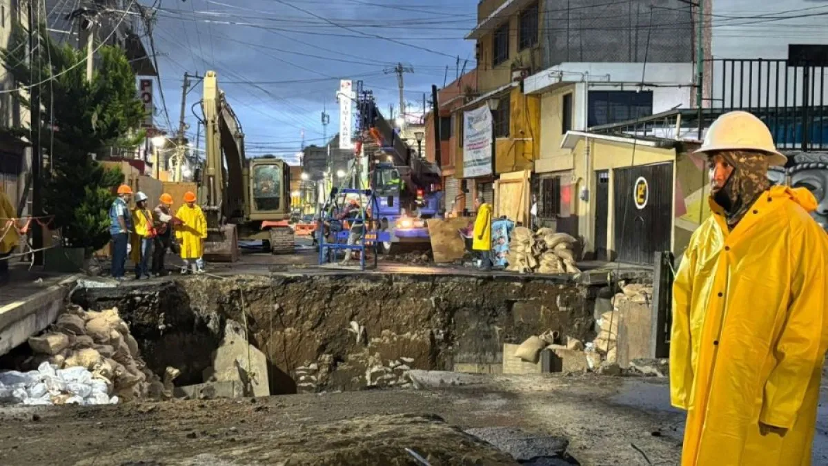 Avanza 70% instalación de estructura para estabilizar terreno en socavón de Iztapalapa