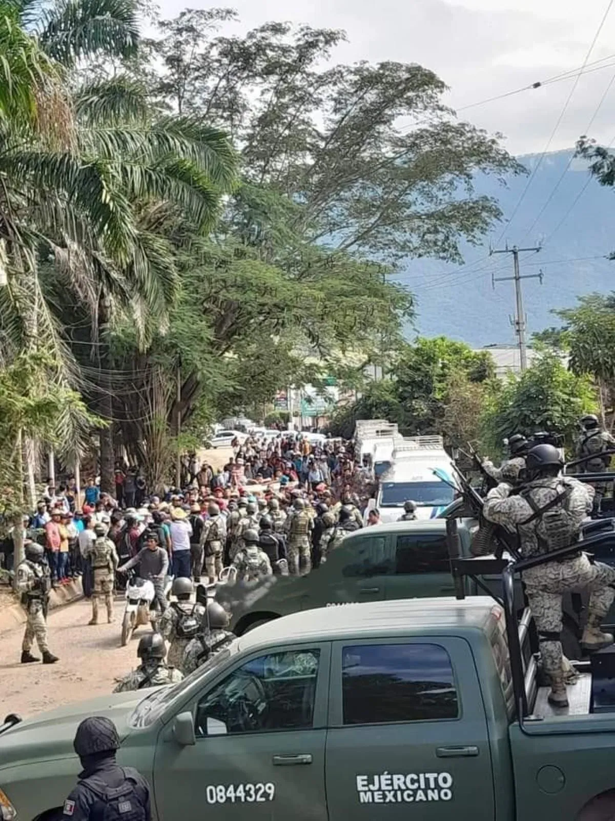 Pobladores de Chiapas denuncian que el CNJG los obliga a pedir la salida del Ejército de la entidad