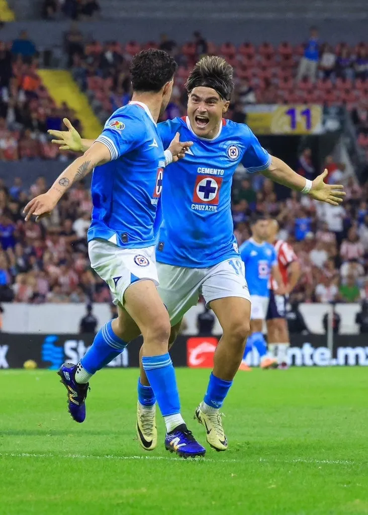 Cruz Azul vence 1-0 a Chivas y mantiene una racha de seis partidos invicto (Video)