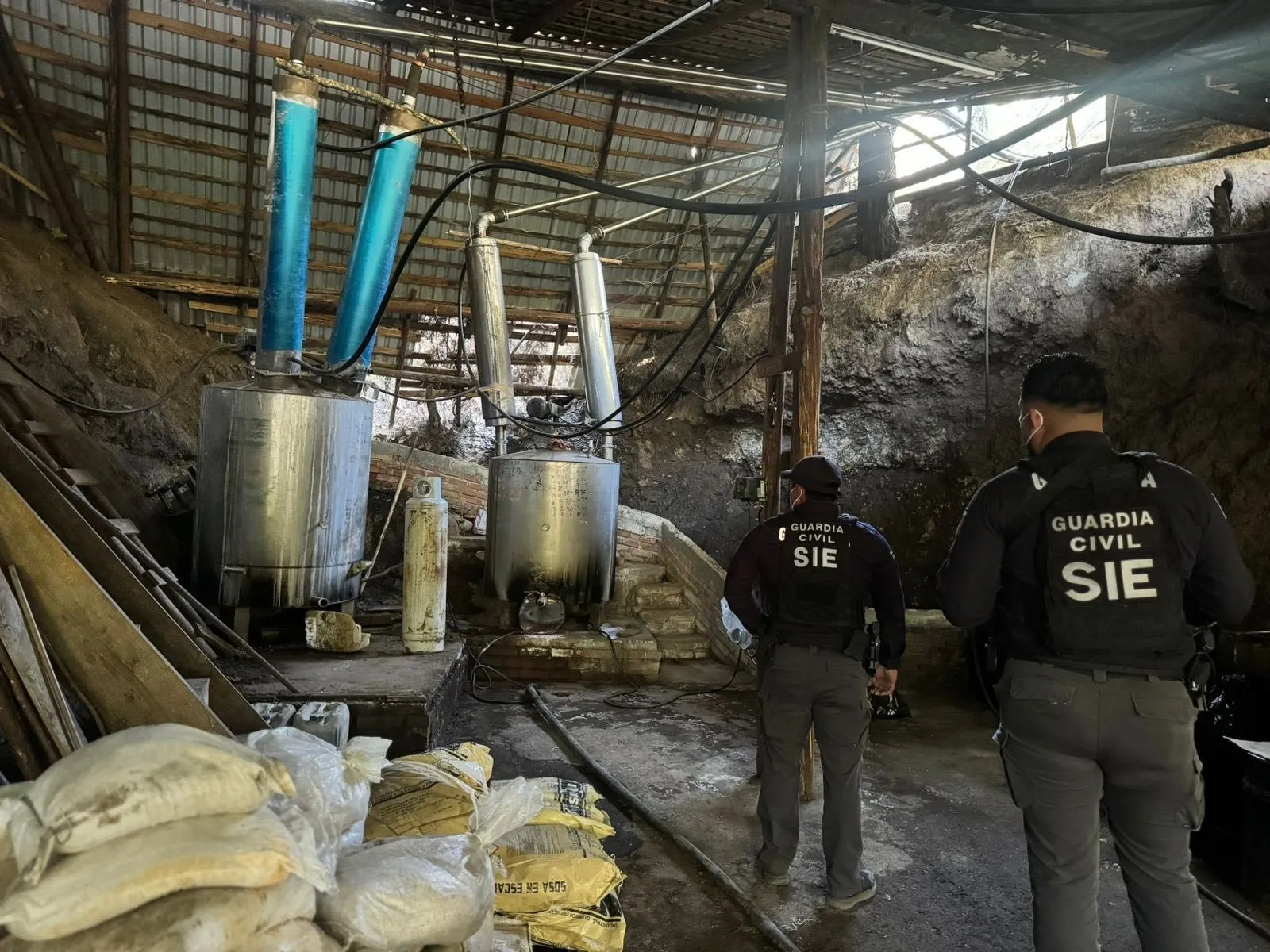 Así es el narcolaboratorio de casi 3 mil mdp que fue desmantelado en Michoacán