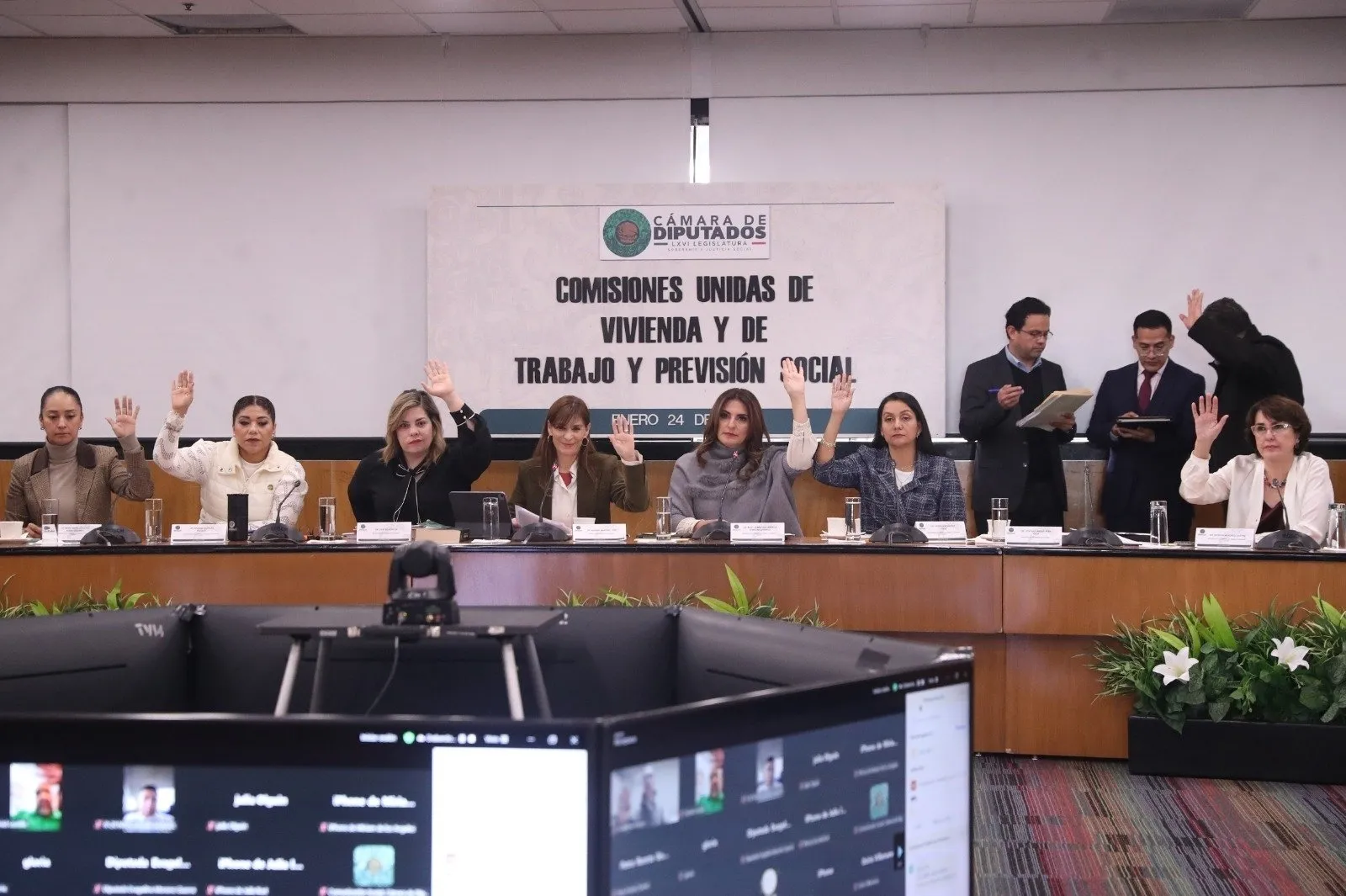 Diputados aprueban en comisiones los cambios a la Ley del Infonavit