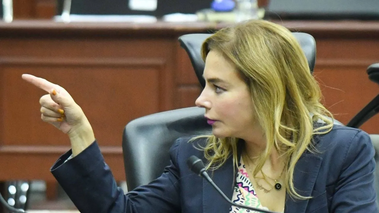 Carla Humphrey pide cuidar la confidencialidad del padrón del INE ante reforma de datos biométricos